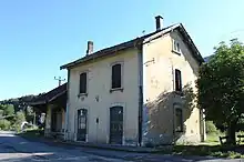Bâtiment voyageurs de l'ancienne gare de Sarrancolin.