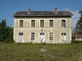 L'ancien bâtiment voyageur en 2011.
