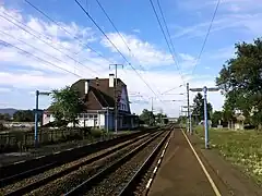 Bâtiment voyageurs, quais et voies en direction de Strasbourg.