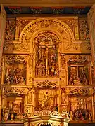 Retable en chêne doré (XVIe siècle).