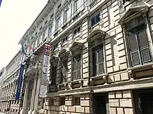 Façade donnant sur la via Balbi.