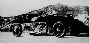 George Eyston, recordman du monde des 24 Heures à 225&nbsp;km/h de moyenne en septembre 1936, sur lac desséché ;