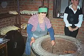 Disposition des pains dans le toné.