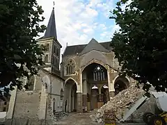 Début de la destruction, état en août 2013.