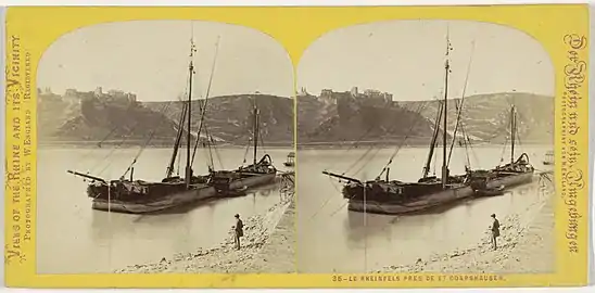 Transport fluvial devant la forteresse. Photographie stéréoscopique, 1868.
