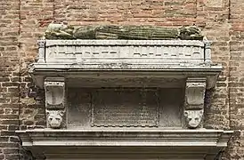 Le Sarcophage de Giovanni Priuli XIVe siècle.