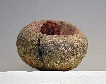 Godet à ocre.Musée Saint-Remi de Reims.