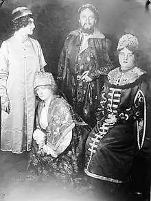 Première en 1912 au Metropolitan Opera de Boris Godounov avec Anna Case, Marie Duchène (en), Adamo Didur dans le rôle de Boris Godounov et Leonora Sparkes