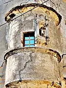 Détail de la maison à tourelle.