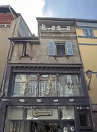 no 31 : façade de l'hôtel des Delcros-Lancefoc.