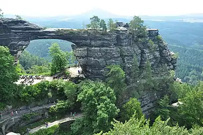 Arc en grès de la porte Pravčická.