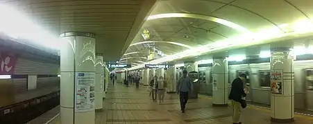 Quai de la ligne Hanzōmon