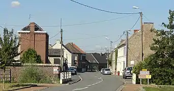 Rue Henri-Ghesquière, à Hasnon.