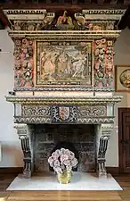 Cheminée monumentale du XVIe&nbsp;siècle.