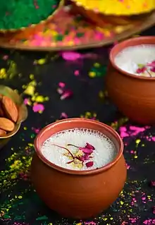 Thandai dans un kulhar