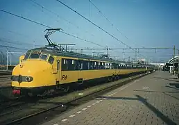 La rame 777 (1789 en livrée Intercity).