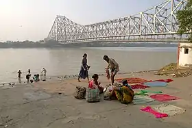 Pont de Howrah sur la Hooghly.