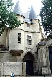Portail de l'hôtel de Clisson, rue des Archives, Paris.
