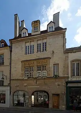 Hôtel des Griffons au no 4