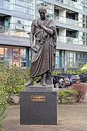 La statue originale, repositionnée en 2005 sur Dukes Terrace.