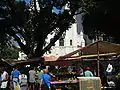 Marché devant l'église