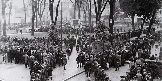 Inauguration du monument aux morts le 11 novembre 1922.