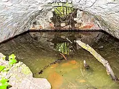 Intérieur de la citerne du château.