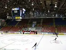 Intérieur du Centre sportif Lacroix-Dutil en avril 2013