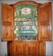 Intérieur du château (vaisselier).