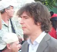 Jack Davenport interprète Lloyd Simcoe