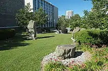 Le Jardin géologique situé entre les pavillons Adrien-Pouliot et Alexandre-Vachon.