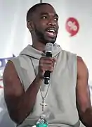 Jay Pharoah interprète Floyd Mooney.