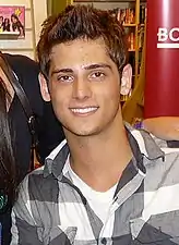 Jean-Luc Bilodeau dans le rôle de Benjamin Bon Jovi Wheeler.