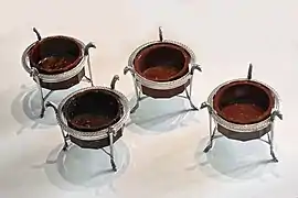 Ensemble de quatre salières.