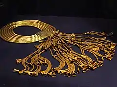 Grand collier shebti en or trouvé sur la momie du roi