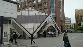 Le dôme en verre de la station