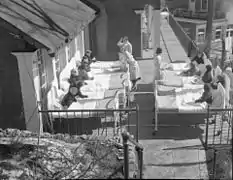 Enfants alités à l'extérieur, 1938