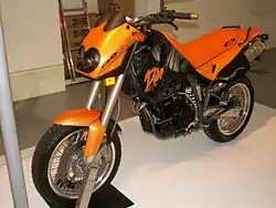 KTM Duke 620.