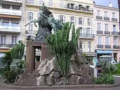 La Reprise du vainqueur, statue d'Arthur Le Duc, square Mérimée