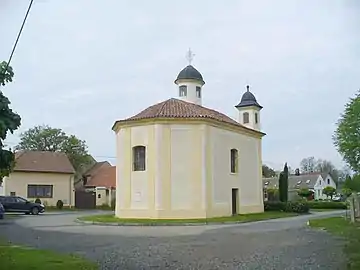 Chapelle à Chvalín : le chevet.
