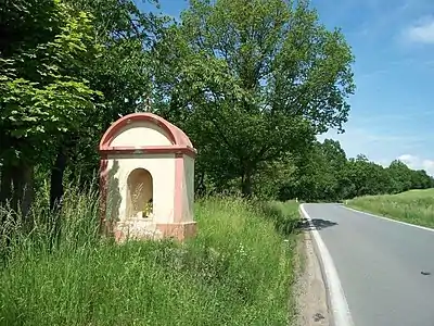 Chapelle au nord de Čeminy.