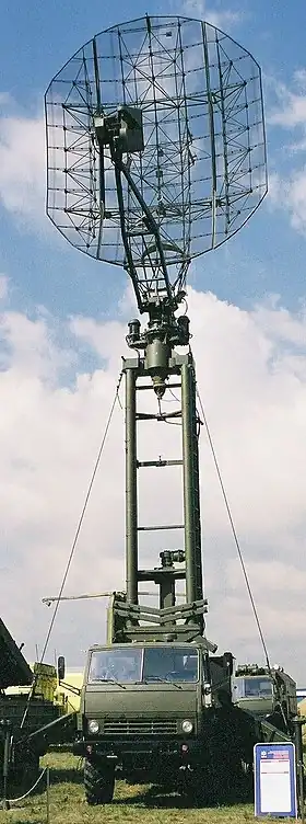 Kasta 2E2 antenne mobile sur véhicule KamAZ-5350 au salon aéronautique MAKS 2005