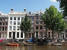 Le Keizersgracht au nord des Negen Straatjes.