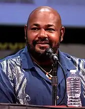 Kevin Michael Richardson interprète la voix de Shredder.