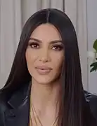 Kim Kardashian dans le rôle de Siobhan Corbyn