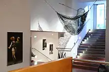 Foyer du Kosmos avec l’œuvre de Brigitte Aloise Roth