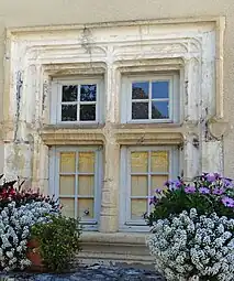 Fenêtre à meneaux de l'ancien château