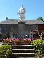 Le monument aux morts.