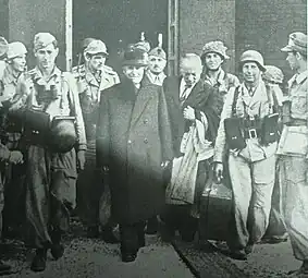 Mussolini quitte l'Albergo Campo Imperatore le 12 septembre 1943 pour décoller du Mont Sasso.