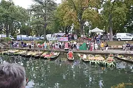 Marché flottant du marché de L'Isle-sur-la-Sorgue